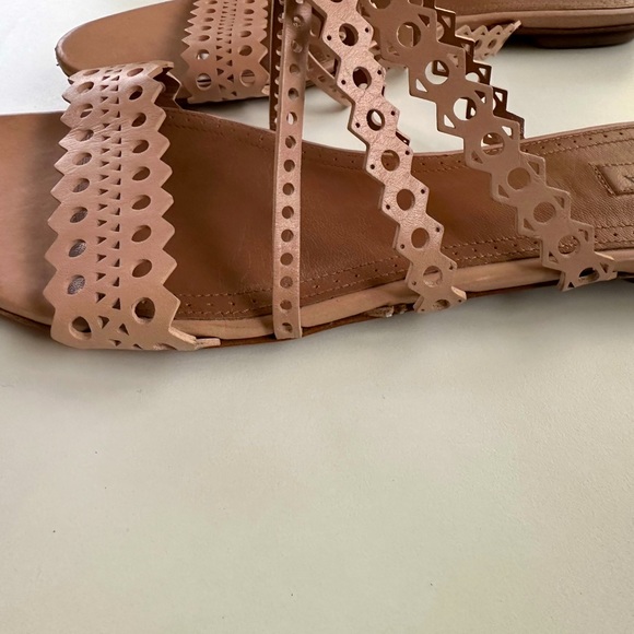 Alaia Size 39 Flats Sandals Leather Laser Cut Nude Beige - Picture 5 of 9
